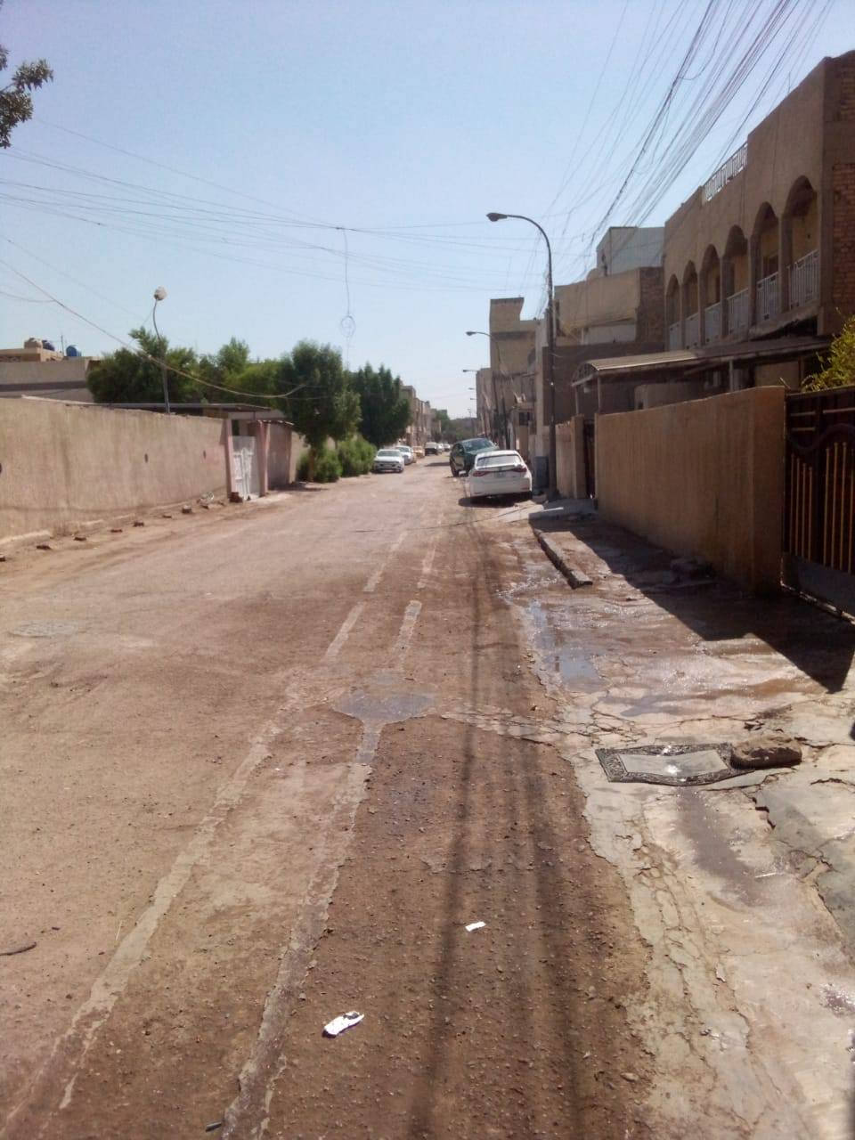 دار يعتبر قطعة ارض او تقطيع حسب الطلب المساحه ٢٥٠ م  الواجه 12,5  النزال ٢٠ الموقع حي القاهره الثانيه مقابل مدرسة الجاحظ ثاني بيت على الخدمي ***********
