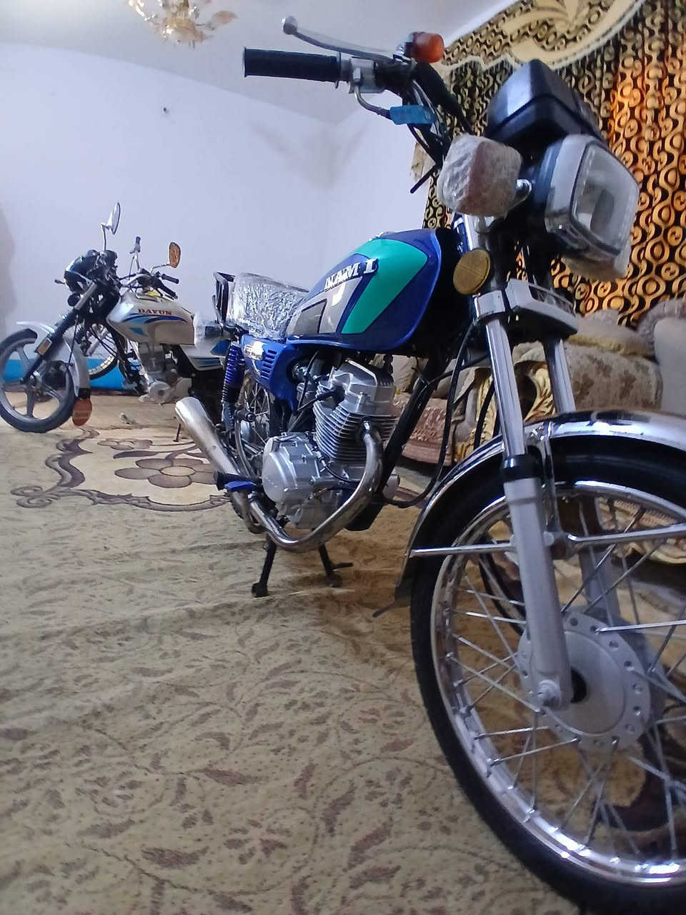 للبيع دراجه اربعه كير نامه مديل 26 أوراق كامله بسمي مكينته كلش حلو ناعم شلعه معدل فول كهربايته كله شغاله دراجه نضيفه  السعر 640 مكاني كربلاء سيد الوصياء الاستفسار ***********
