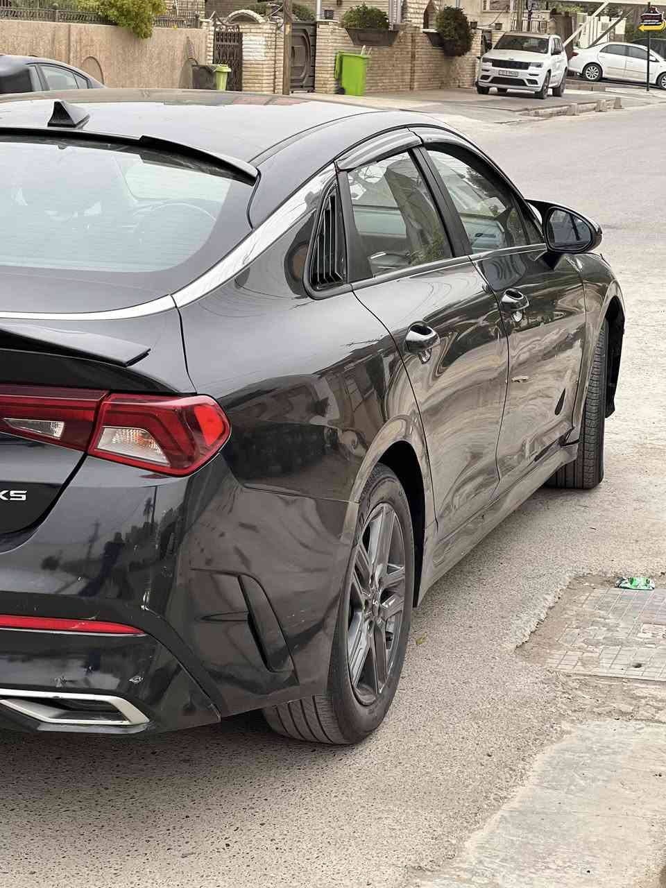 بسم الله الرحمن الرحيم
سلام عليكم 
K5 2021 للبيع
حجم محرك 1600 تيربو  
رقم اربيل تحوييل ثاني يوم
حادث جاملغ الايمن وبنيد نفسهم 
وجاملغ خلفي مرشوش يعني 3 قطع
بدون دواخل ولا شاصي ولا لغد 
سياره فول عده فتحه وجلد 
نظام ABS
مانع انزلاق
حساس اطارات
شاشه اعطال
بصمه ابواب
تشغيل عن بعد
اوتو هولد
تثبيت مسار
سايد بريك بصمه
اربع منضومات قياده
لايت LED
رادرات جانبية وخلفي 
دخول ذكي
ترحيب بل يدات
تحديد مسار 
شاشه كبيره
اندرود ابل كار بلاي
تنبيه عند فتح الابواب
صندوق ذكي يفتح عند الوقوف خلفه
كامرة خلفيه دواره
ماشيه 102 الف
سياره خير من الله 
سعر 148 ورقه بيه مجال 
مكان سياره بغداد حي جامعه
الاستفسار 
***********

