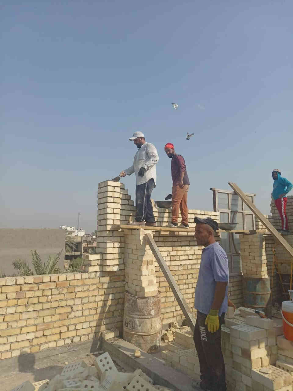 السلام عليكم 
مقاولات عامه
 بناء _ ترميم _ اضافه بناء _ هدم _ التوصل خاص او عبر رقم الهاتف *********** متوفر واتساب
