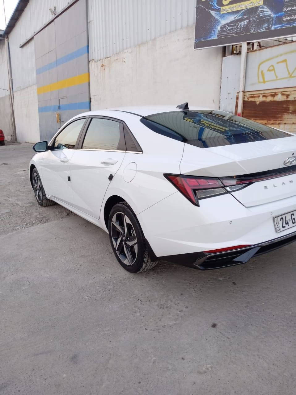 النترا ٢٠٢١ خليجي 
محرك 2000cc 
فتحة بصمة اشاير مرايات شاشة كاميرا حساسات تشغيل عن بعد قعطتين تبريد 
بدون صبغ سيارة 
ماشية ١١٤ km 
سعر ١٦٨ بيهة مجال بسيط 
*********** واتساب
