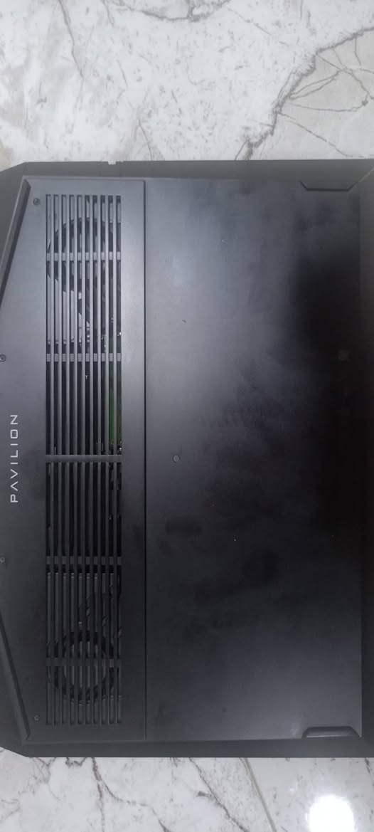 Dell gaming G3 15
core i5 10th
Hard 512 ssd
Ram 16
NVIDIA GEFORCE GTX 8 
15.6 Full hd 120 hz
سعرها 625 وبيها مجال بسيط 
***********
