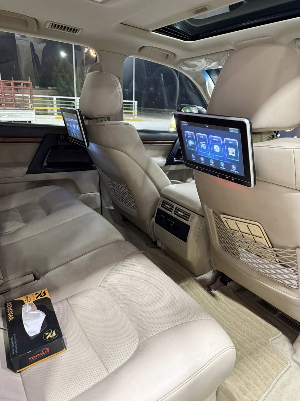 السلام عليكم الغوالي لاندكروز 2018 وايت ادشن😍
ماشيه 82 الف حقيقي مكفوله من الضرر والصبغ 
فقط بارد بسيط باب السايق وممبين السياره 
جديده بمعنه الكلمه بدون شخوط بدون رصعات
بدون رمل تخم تاير جديد صيانه كله بشركه ساز 
8 ايرباك كراسي كهرباء شاحن 3شاشات سلايد 
روف رقم بغداد تحويل ثاني يوم اخوان السياره 
بالحقيقه احلى من الصور كتلوكاتها بصماتها 
بعدهن بالجيس السعر 510 وبيه مجال 
للمشتري تشوف السياره وتقتنع وبيك خير
وتدلل مكاني بغداد كريعات اي استفسار
***********
ومن الله التوفيق❤️
