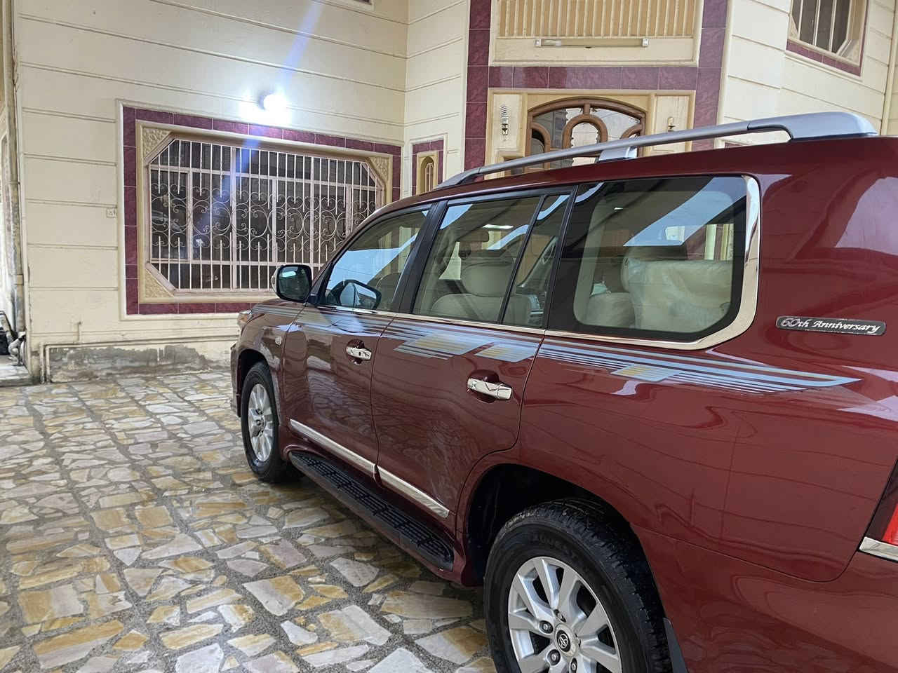 لاندكروزر GXR للبيع
-موديل2010
-رقم بغداد دولي (تحويل مباشر) سنويه وهزة جديده
-لون ماروني 
-مكفولة كفاله عامه من الصبغ والتبديل والحادث 
-محرك 6 
-مكينة مكفوله ما مفتوحه 
-ماشيه 210 الف كيلو متر 
-ملاحظة : السياره بيهه جراد بالبنيد والقماره باقي على وضعه 
-السعر 265 بي مجال بسيط 
-مكان السياره الفلوجة 
للتواصل / ***********
