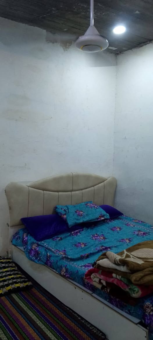 بيت 59متر سند 25 قرار محكمة كنطرة السلام شارع المدرسي كيلوين عن الامام قريب على طريق المشايه صب كونكريت عمر البناء صار سنتين  السعر 38 بيع مستعجل ***********
