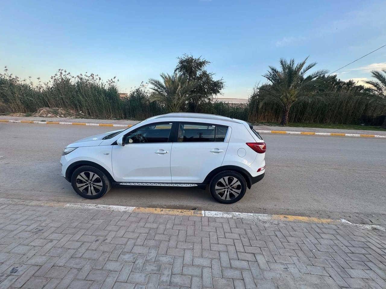 كيا سبورتج خليجي ٢٠١٤ كفالة عامة محرك ٢٤٠٠دوش باسم شركة تحويل او وكالة
تخم تاير جديد
حدادية جدية
كامره حساسات
ثلاجة داخلية 
ارضيه تلغيف جلد
السيارة خير من الله 
مابيها نقص برغي
للاستفسار الاتصال ‭0783 867 3095‬
