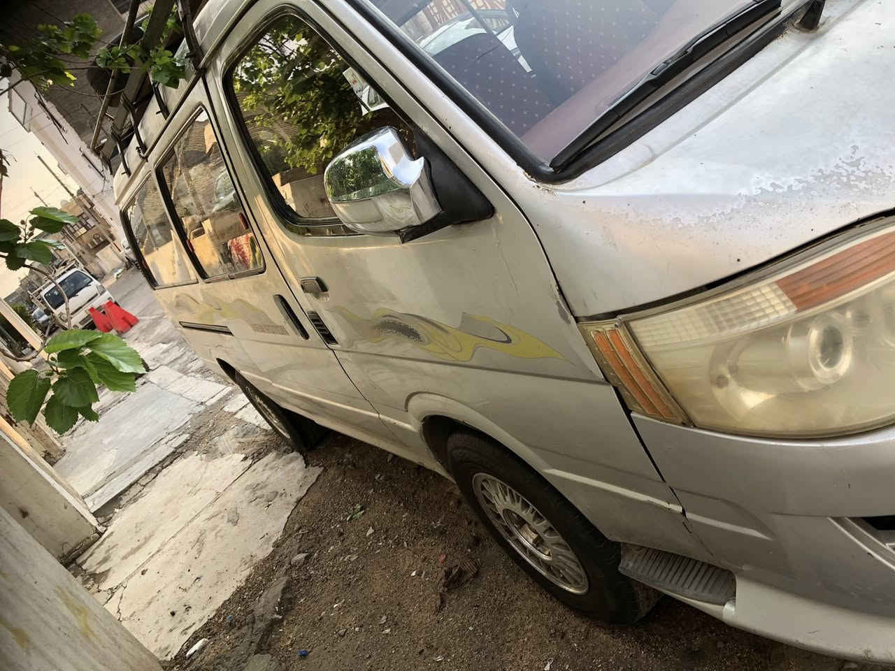 السلام عليكم كيا فوتون موديل ١١ حداديه كهربائيات محرك خير من الله تجي وتتأكد ابنفسك السياره بسمي مصفره هيئة وغرامات مكاني بغداد البياع السعر ٥٥ وبيهة مجال 
***********
