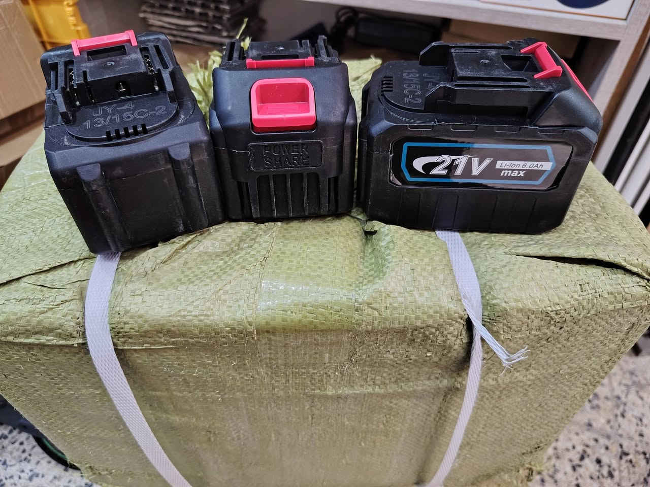 بطاريه ماكيتا صيني (15 خليه) جديد
سعر 15 الف جملة مفرد


**إذا كنت صاحب هذا الإعلان وتريد حذفه لأي سبب، رجاءا أرسل رسالة إلى الدعم الفني**