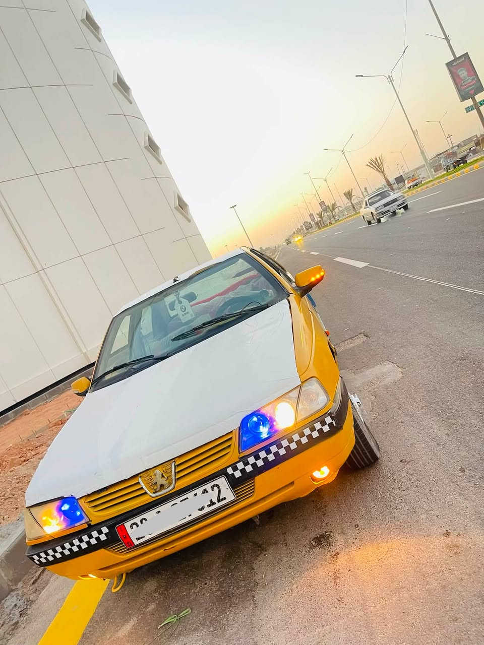 من رخصه الأدمن المحترم *********** 
بيجو موديل 2010 رقم انكليزي تحويل مباشر السعر 19 وبيه مجال قليل تبريد شغال ثلج  السياره جاهزه للأتصال ***********
