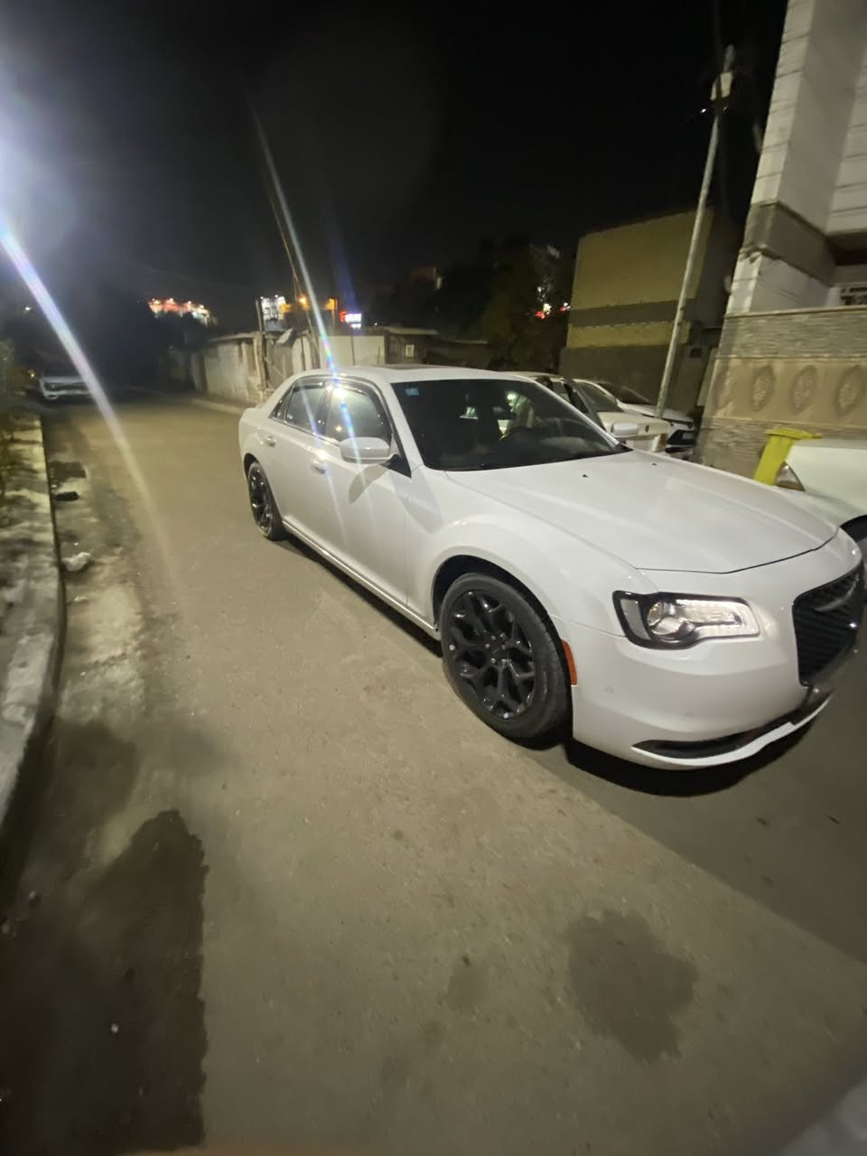 السلام عليكم للبيع
اوباما كرايسلر S300 خليجي ؟؟؟
موديل2022
ماشيه 56 mi
مكينه 3600 
السياره حادثها  غرق بالإمارات ضرارها ميكانيكي تبديل اذراع مكينه فقط  كفاله عامه 
صورها موجوده قبل الدخول العراق بالمنشور 
 فـئه (S) 

كشنات جلد تدفئه وتبريد (S)

شفتات استيرن

بانوراما 

نظام (SBORT)

محدد سرعـة 

حساسات اماميه خلفيه 

رادارت فول 

سياره فول واحد ع واحد موتصفات s
 السعر 📞 اتصال 
المكان الشالجيه 
الاتصال ***********
