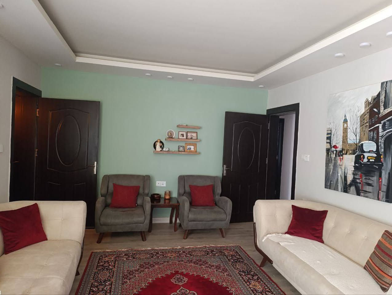 خانوو بۆ فرۆشتن 250 مەتر یەك قات لە پرۆژەی نالی سیتی 
کۆڵانی 15 مەتر
پێشی 14 مەتر
سەقفی کناف
سیستمی دەکت
ئەرزی لامینات
کەوانتەر بایی 5000$ هەدیە
دوو ژووری نووستن
مەخزەن
چێشتخانە
هۆڵ و میوان 
فوول خەدەمات و سکیورتی 
موافەقەتی کردن بە دووقاتی هەیە

خانووکە لە خۆشترین گەڕەکی سیتیەکەیە و بەرامبەر 300 مەترەکەن و شوقەی بەسەردا زاڵ نیە و کۆڵانی پانە 

نرخی 11 دەفتەر و نیو و معامەلە

***********
*********** السليمانية, العراق
