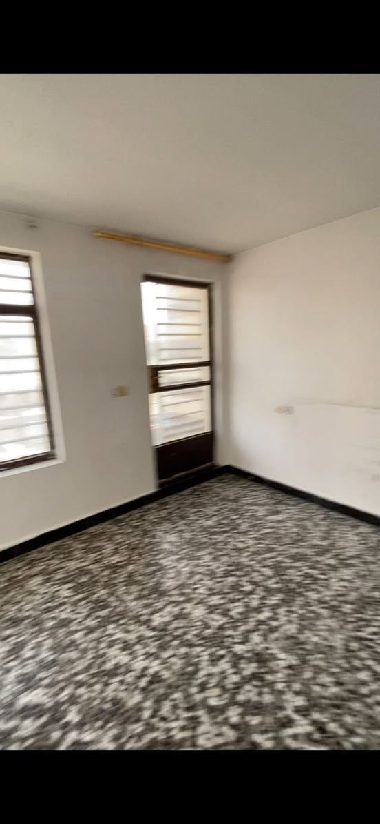 #للايجار__________في__________السيدية
شقة طابق اول نظيفة غرفة صالة مطبخ خدمات 

بدل الايجار ٥٠٠ بي مجال 

للأستفسار آكثر الأتصال على الرقم 

***********

أو زيارة المكتب الكائن في منطقة السيدية 

شارع جامع الأقصى مقابل لحوم جويلي

مكتب المصطفى للاستثمار و التطوير العقاري
