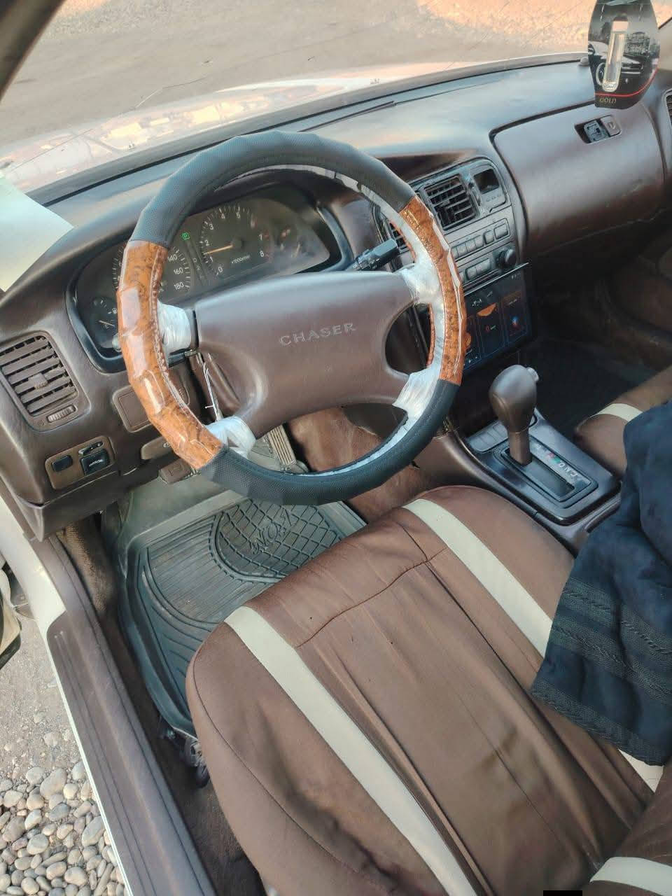 السلام عليكم سياره مارك
شيزر نفخ موديل 1992
رقم نينوى مشروع وطني ر سنويه لل 2030 
مكينه  وكير ونجي  شرط رقم انكليزي كهربائيات كلها شقاله 
السعر 50 قفل   طخم  تايرات جديد
سياره بأسمي
 شرط التحويل
رقم الهاتف ‏‪***********‬‏
