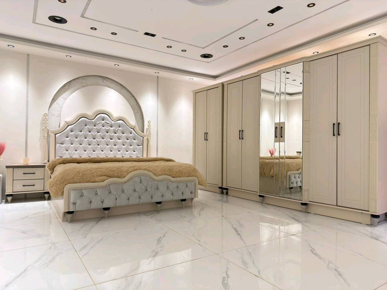 *تم وصول موديل صحره كانتريMdf  صبغ حراري تركي معمل دافنس الاصلي 


*9 قطع*  
    
قياسات ضخمة 
كنتور وملحق 370سم 
ارتفاع 230سم 
برغي وجوي حديد وضهر بلوك 


✅  ارتفاع السرير 175سم 
 السرير مخزن 
✅ عرض الميز تواليت 150سم 
✅ المصنع الأصلي
✅ سجه ثلاثيه 
  رفوف اضافيه داخل الكنتور 
  مجرات اضافيه داخل الكنتور 

السعر مليونين و300  الف