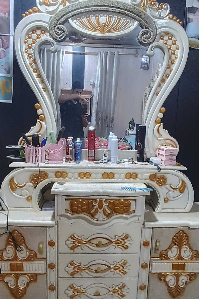 السلام عليكم غرفة نوم  اخت الجديد سعرهه ٨٥٠الف وبيهه مجال قليل للشراي ذي قار مركز للتواصل ***********
