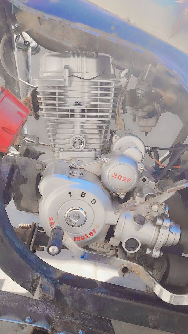 سلام عليكم ستوتة جاهزة رقم ابض مداور ثاني يوم تايرات جدد اكسن جديد  مكينة 26 برغي مامفتوح بيهة السعر مليون 300بيهة مجال لطيبين التصال عل رقم ***********
