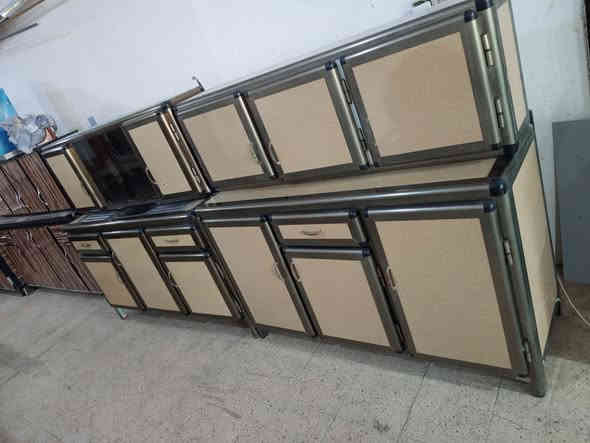 مستعد لشراء الكاونترات .
متاح .كاونتر المنيوم مستعمل جدا نظيف 4 قطع قياس كل قطعه متر ونص السعر 290 الف العنوان قادسيه 2 قرب جامع ذياب العراقي 
***********
***********
يحتويان واتساب
