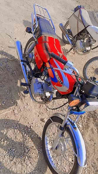 السلام عليكم دراجه ناريه للبيع موديل 2020 اوراق اصولي مو استنساخ والسعر اتفضل خاص او تتصل عله الرقم *********** وتراهم مراوس به ستوته اوراق أو رقم ومعه الفرق عادي
