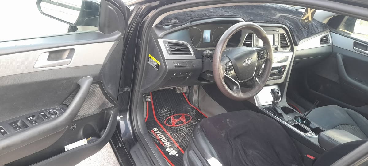 السلام عليكم..
سوناته ٢٠١٧ امريكي بدون دواخل
صبغ قطع كير محرك صدر جيد جداا
منضومه زنون السعر ١٠٥ وبيها مجال
العنوان فلوجه السونار مرفق بالمنشور
***********
***********
