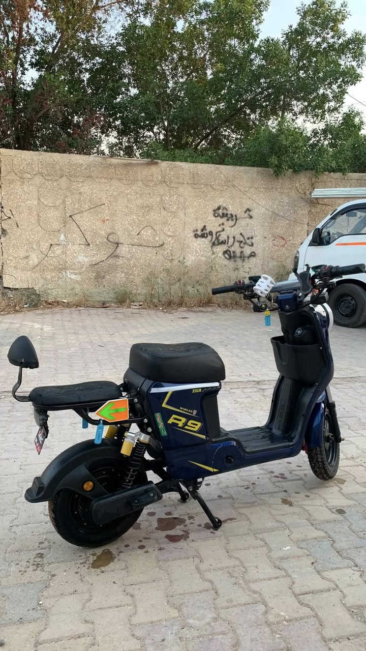 دراجه R9
للبيع فقط مكاني الشعب 5 بطاريات تايرات جديده
بيها كسر صغير بالكفر الامامي جوه اللايت
السعر 325 وبيها مجال 
***********
