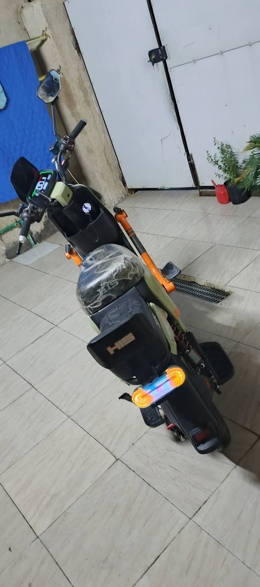 السلام عليكم 
دراجه 900H
للبيع فقط 
مواصفات 
خمس بطاريات 32امبير HIS 
العقل رياضي 
ممشاه 4000
الملف 2000wرياضي 
مشتريه ب2024شهر9
بركاته دسك هايدروليك 
ثلاث انضمت تشغيل
 سويجين 
تايرات جدد
السعر واتساب ***********
