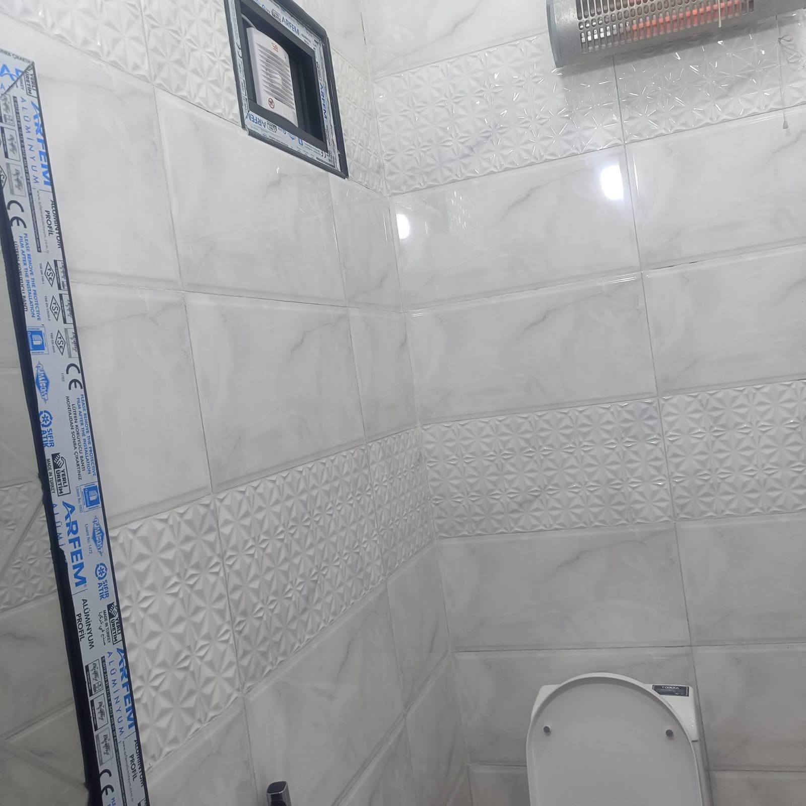 🏠 بيت 105 متر للبيع
واجهيه، 4 و نص نزال 24 بناء 2024 بيت نظيف جداً،  الطابق الاول كامل و الثاني بناء صاعد للرباط ناقص فقط سقف. يحتوي بناء الاول على حمام معزول عن صحيات خارجيه، مع حمام داخلي، مع استقبال و غرفة نوم و حولي و المطبخ بداخل الترك،
 📍المكان الحسينية مسقط شارع عقيد علي و قريب على المستوصف
السعر 💵65 و بيه مجال قليل للخيرين
الاستفسار الاتصال 📞 ***********
 يوجد واتساب
