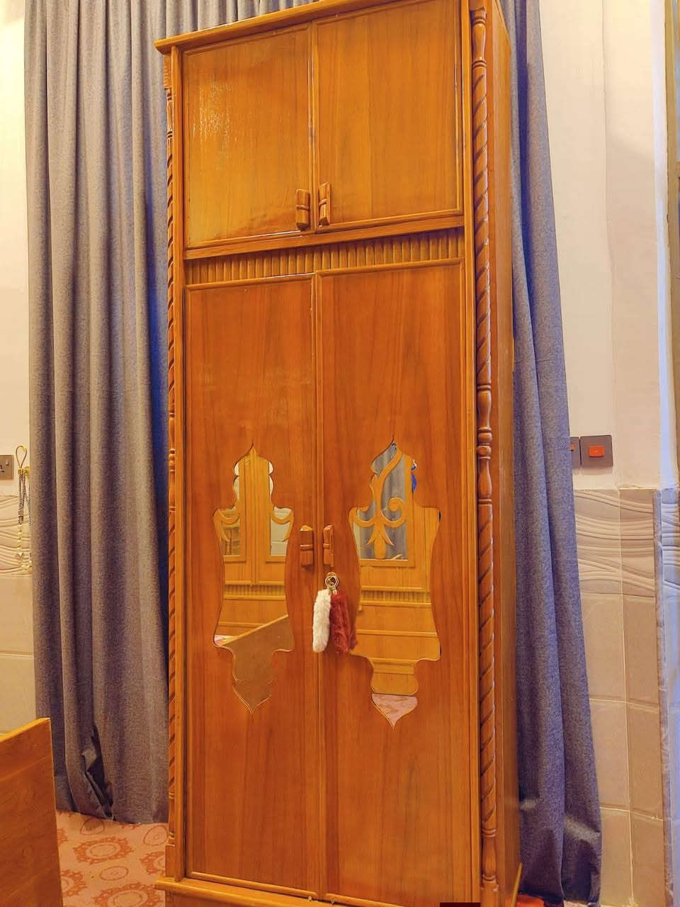 سلام عليكم ورحمه الله وبركاته
غرفه كامل جديده 

البيع ***********

عرضيهه 1400
