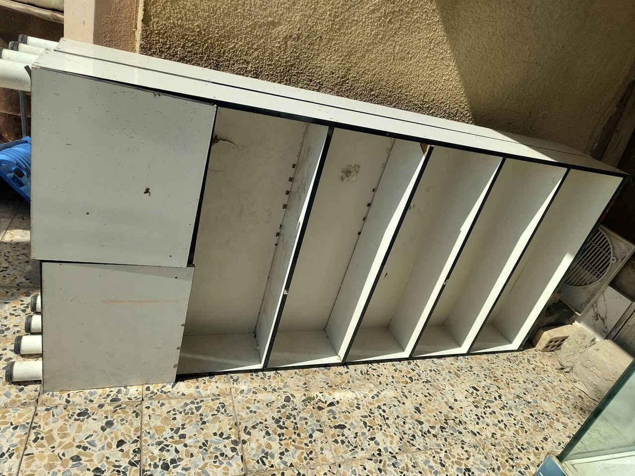 فاترينات موبايلات مستعمله للبيع 
ثنين رفوف الوحده ب35 
و6 سجج تعليك الوحده بدون هوكات 35 مع هوكات 50 الف تصير لوحده يجي وياها 40 هوك 
يوجود توصيل داخل بغداد مجاني 
***********
