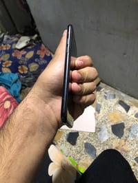 آيفون إس اي • ٦٤ • ظهره مكسور