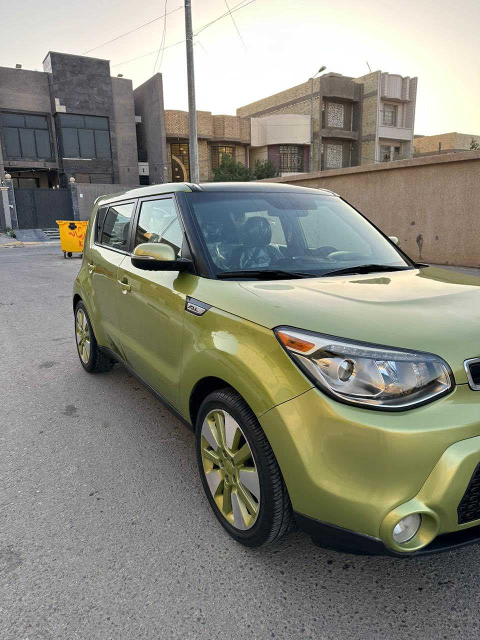 السلام عليكم كيا صول للبيع موديل 2016
فول مواصفات اعلى فئه 1/1 
رقم بغداد دولي باسمي
وارد امريكي حادثها جاملغ وباب خلفي بدون دواخل 
والبنيد جارد وصبغته السونار مرفق معه المنشور
كير ومحرك وحداديه وتبريد خير من الله تخم تاير جديد
المواصفات
حجم المحرك 2000
بانوراما
بصمة تشغيل + بصمة ابواب
شاشة اعطال
شاشة حجم كبير تدعم كار بلي
كامره
اناره اداخلي ( ليزري ثلجي ) 
تبريد بيانو
عداد الكيلو متر ( الكتروني )
فول تحكم ستيرن
كشنات جلد
كشنات كهرباء
تدفئه + تبريد بكشنات امامي + الخلفي
تدفئه ستيرن
مثبة سرعه
تحديد مسار
ترحيب عند القتراب
مري شفط + اشاره بالمري
سماعات انفنتي فول تجسيم صوت + 13 سماعه
مانع انزلاق ABS
بلوتوث + اوكس + USB
اوتو هولد
ثلاث وضعيات قياده سبورت + نورمان + ايكو
ويل كب كروم مميز
لد نهاري امامي + خلفي
لايت عدسه زنون بلادي
كروز سرعه
الجنطه ذكيه عنده القتراب تفتح
مكان السياره كربلاء
السعر 118 بيه مجال بصيط
للستفسار اكثر اتصل ***********
غير متواجد على الفيس
