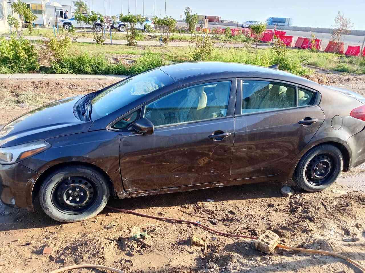 السلام عليكم
كيا فورتي 2017 للبيع سيارة حلوة وما ماشية نظيفه مامتعوبة اتصل على ***********ونتفاهم
