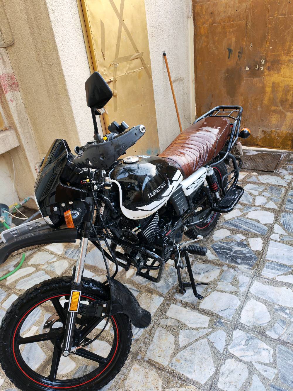 
شنو موديل الدراجة؟: 
دايوان جبلي 
كم سعر الدراجة المطلوب؟: 
2500 وبيه مجال بسيط 
وين موقعك بالعراق؟: 
العنوان بغداد الشعب 
هل توجد أوراق تسجيل رسمية؟: 
سنويه ورقم إنجليزي 
هل السعر قابل للتفاوض؟: 
شي كلش قليل 