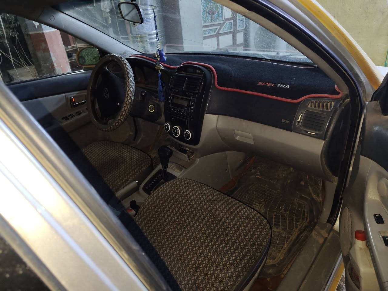 السلام عليكم
اسبكترى للبيع 

محرك 2000

كير ومكينه مكفولات تخم داير جديد حداديه

كهربائيات تبريد كله شغال سياره جاهزه

العنوان ديالى خالص ناحية السلام 

واتساب ***********
سعر 70 وبيها مجال
