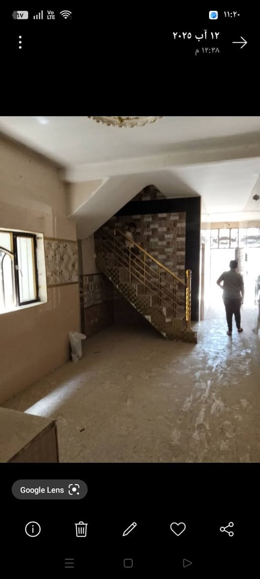 السلام عليكم بيت للبيع طابقين المساحه 100م يحتوي على استقبال وصاله ومطبخ وحمام داخلي وحمام خارجي ومنور الطابق الثاني غرفتين نوم وصاله صغيره وبيتونه بيت كامل مبني حديث العنوان الحسينيه الجريخي شارع 30 بلسايدين قرب قرب اسواق ابو حكمت والوكيل ابو احمد الاستفسار على هذا رقم ***********يوجد واتساب
