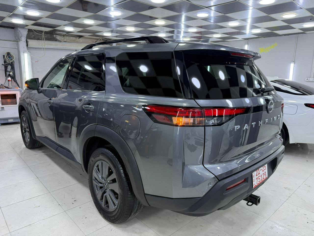 نيسان باثفندر ٢٠٢٤ مواصفات SV ماشي ١٥ الف ميل ضررها جامرلغ خلفي +ربع باب صبغ
بچم كبس بدون ايرباك 
المكان في كركوك 
السعر / 235$ وبيه مجال بسيط 
رقم الشاصي :-5N1DR3BC9RC219420
رقم الهاتف /***********
بيع فقط
