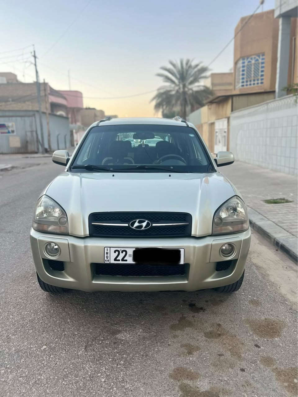 السلام عليكم 
توكسان ٢٠٠٦ محرك 6v  رقم أربيل إنكليزي 
فول مواصفات فتحه كير ستيرن ماشيه ١٢٢ الف حقيقي 
مكفوله كفاله عامه لا صبغ لا تبديل لا فتح 
السعر ١١٠ وبيها مجال المكان النجف 
للاتصال *********** النجف, العراق
