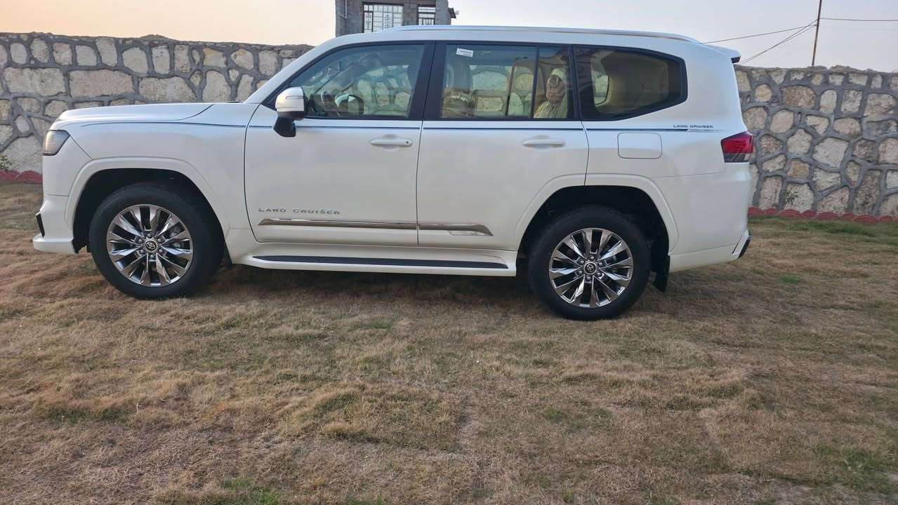 السلام عليكم Gxr_Lmited #وكالة_ساز
عداد المسافة : 2600km فقط " زيرو" 
لازالت بالضمان مع تبديلات الزيت المجانية..
#رقم بغداد _ دولي بأسمي شخصياً
#للمراوس 
المكان بغداد _ الدورة 
هاتف : ***********
