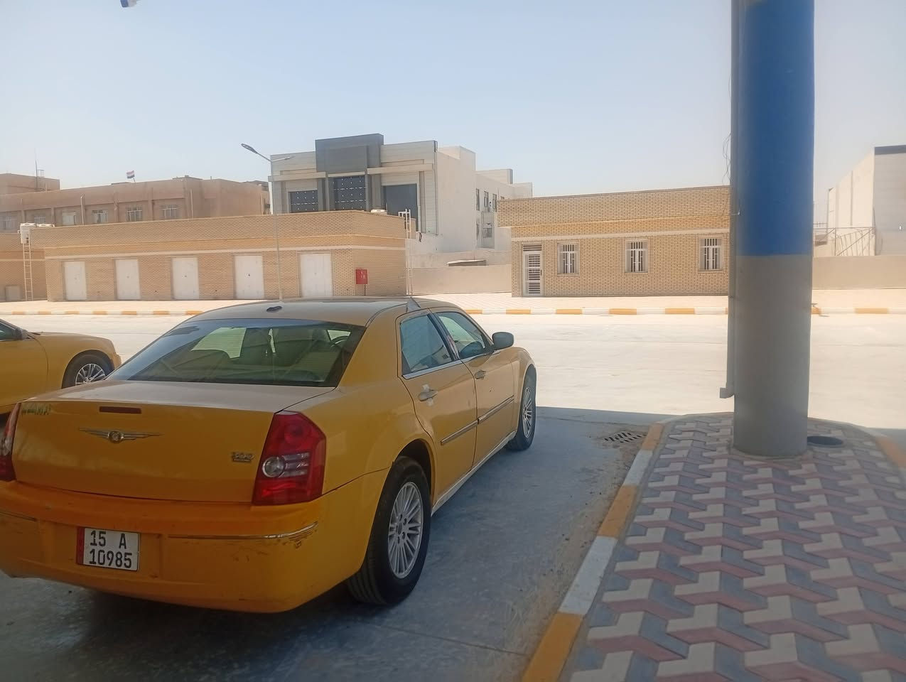 السلام عليكم  سياره موديل 9 حداديه جديده تخم تاير مكينه جديده غرفه جديده تبريد ثلج الهيه مصفره خط عماره بصره العنوان البصره السعر 100 وبيه مجال ***********
