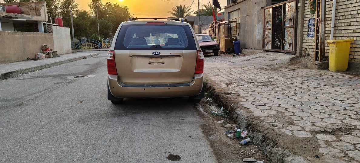 السلام عليكم
كيا سيدونا2009 رقم بغداد بأسمي  محرك وكير وحدادية جديدة تبريد أمامي وخلفي  خير من الله كهربائياتها كلها شغالة السيارة حادثها صفحه ليسرى مبددله جاملغ خلفي وامامي ومصبوغة عام السعر80 وبيها مجال قليل للاستفسار اتصل ***********. غير متواجد ع الفيس
