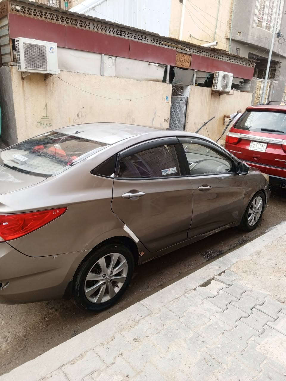 السلام عليكم أكسنت موديل 2013 خليجي فول مواصفات شاشه وفتحه سقف  رقم بصره سنويه لل 28 باسم ولد بالمعقل  كما موضح بالصور جارده 3 قطع  وبيها دحكه بالجاملغ الايمن وضربه بالباب الورا العبري ومصلحه وبيها بعد ملاحظات وبسيطه موضحه بالصور مكينه وكير ع فحص لاتبخير ولاتنقيص السياره يحتاجلها ترتيب حتى ما نتفاشل سعرها 65 وبيها مجال قليل مكاني بصره  ***********
