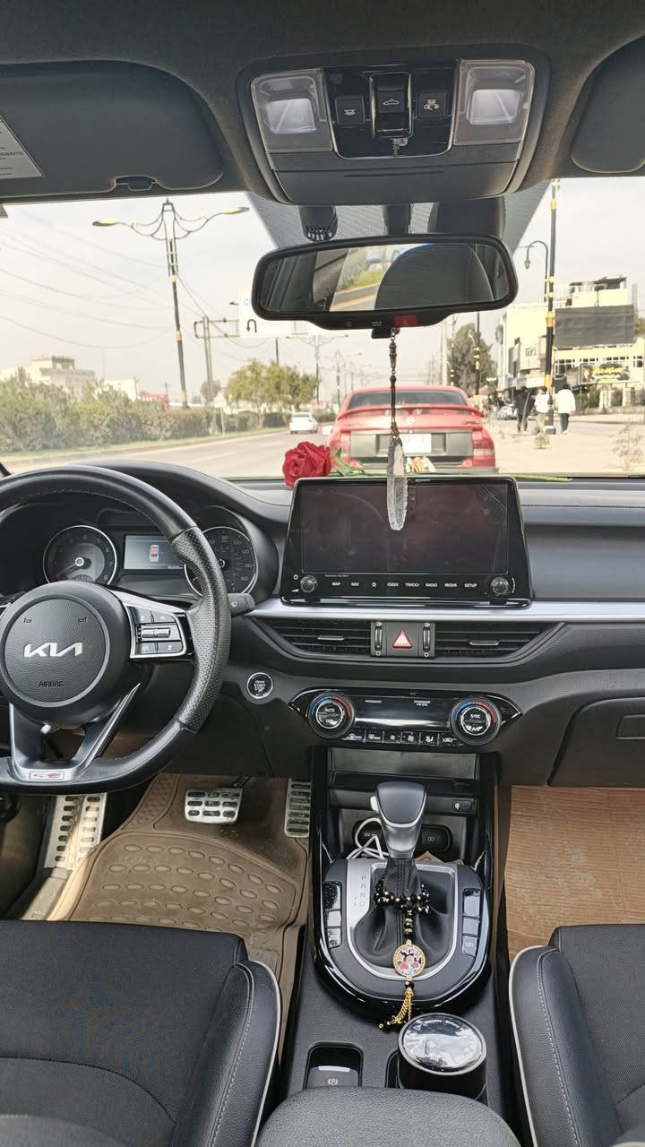 🚗 للبيع: كيا فورتي GT- line موديل 2023
📍 مكان السيارة :  موصل الرشيديه
📞 للتواصل: ‏‪***********‬
🛠️ المحرك: 4 سلندر 2000 دوش المرغوب
السعر💥🔥😳 172 وبي مجال
⚙️ المواصفات:
• بصمه تشغيل بصمه ابواب تشغيل عن بعد
• سلايت رووف 
• كشنات جلد 
• شاشة كبيرة وكاميرا
• CarPlay و android
• تحكمات ستيرن
• أوتو ستوب
• قيادة ذاتية
• تحديد سرعة وتحديد مسار
• رادارات أمامية وجانبية وخلفية
• مثبت سرعة
• مانع انزلاق
• 3 انضمة قيادة

⚠️ أضرار السيارة:
• بابين سرقه والدائر الخلفي فقط بدون اي دواخل شرط فحص
• جميع الايرباكات سليمة

📌 تفاصيل إضافية:
• السيارة رقم دهوك دولي باسمي بيها كابون
• لون السيارة اسود 🖤
• الكير والمحرك بحالة ممتازة – شرط الفحص
• صدر وخلف "بلادي"
• الرادار وحجر البيئة والكزوز  كلها أصلية
• السيارة بحالة ممتازة وبدون مصاريف
