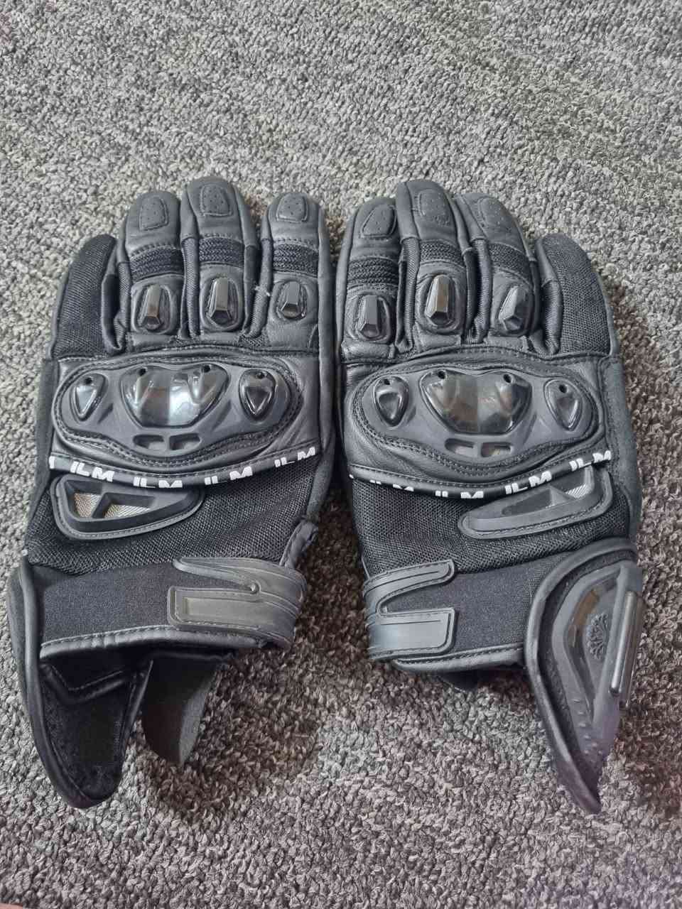 سلام عليكم دايوان لاتي  رقم بغداد(2023)
دراجه جاهزه ومكفوله برغي مامبدل بيهة استخدام شخصي 
دراجه بيهة لايت لد اصلي
مبدل تاير خلفي اصلي مشلن
مبدل زنجيل  ابو الربل الاصلي
ودشالي اصلي خلفي امامي 
بلاضافه وياهة خوذه اصليه من متجر الخوذ الاصليه مشتريهة وبيهة سماعه خوذه اصليه
جفوف اصلي من نفس الماركه مال خوذه 
وياهة زوج جفوف هديه 
مكان دراجه بغداد الحسينيه يم مرور الحسينيه تشتري منا احولك منا 
سعر 3 ملايين و 40 الف 
***********
