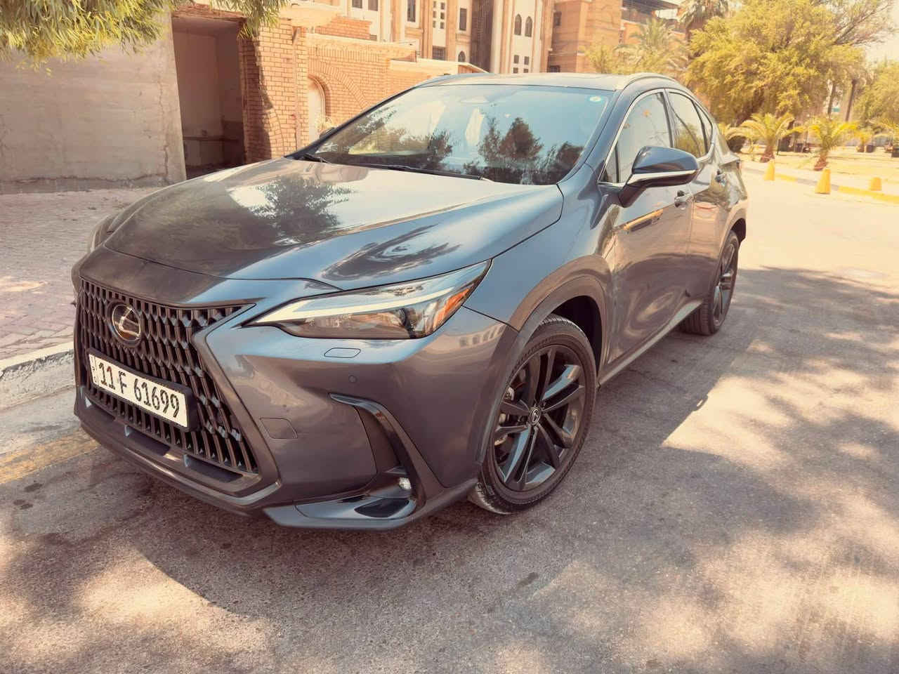 لكزس NX350 هايبرد 2025 دفع رباعي – فول مواصفات
للبيع لكزس NX350 هايبرد موديل 2025، سيارة جديدة بمعنى الكلمة، استيراد خاص من كوريا، ياباني أصلي، وبممشى 10,000 كم فقط.

مواصفات السيارة:

موديل 2025

دفع رباعي (AWD)

محرك 2500 سي سي هايبرد

فول مواصفات

استيراد خاص من كوريا

تسجيل على كتاب الشهداء – رقم بغداد

ممشى 10,000 كم

حالة السيارة:

الضرر يقتصر على الدعامة الأمامية وخشم البونيت

الكير والمحرك مكفولان ولم يتم فتحهما

السيارة خالية من أي خلل أو نقص وجاهزة للاستخدام.

للاستفسار والتواصل مع صاحب السيارة: 📞 ***********
