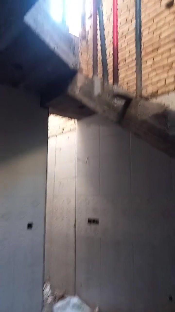 السلام عليكم البيع نص قطعه بناء حديث شغل كله درجه اولى قطاع ١٦ قريبه عل الساحه الطابق الأول يحتاجله بياض والطابق الثاني يحتاجله بياض وكاشي رقم الهاتف ***********
