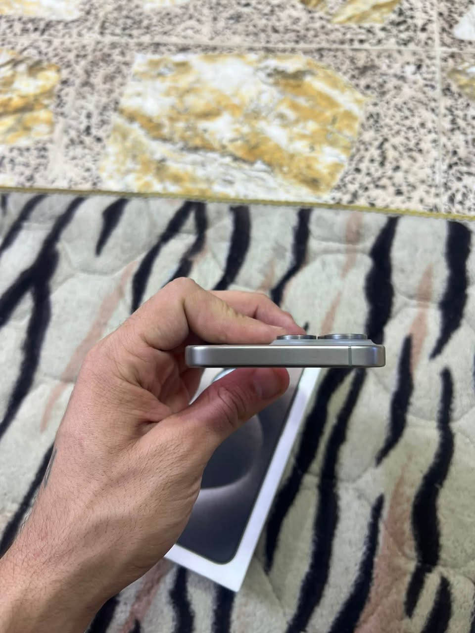 ١٥ برو ماكس ماستر ملحقات كامله ٢٥٦ بطاريه ٨٤ نضيف جداً كله مكفول آخر جديد مكاني بغداد بياع *********** 
سعره ٩٢٠ الف بي مجال قليل
