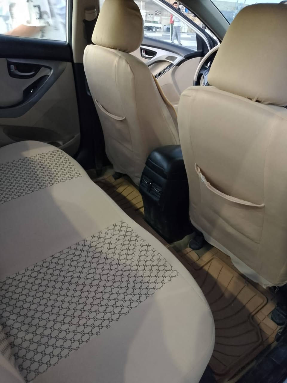 سلام عليكم الانترا موديل 2016 مکینه وکیر محرك 1600 کفاله سیاره مال بیت ما مشتغله تکسي تخم تاير تبريد قطعتين اشاره بلمري بيه شويه جراد ما مبولشه السعر 110وبيها مجال  ***********1
