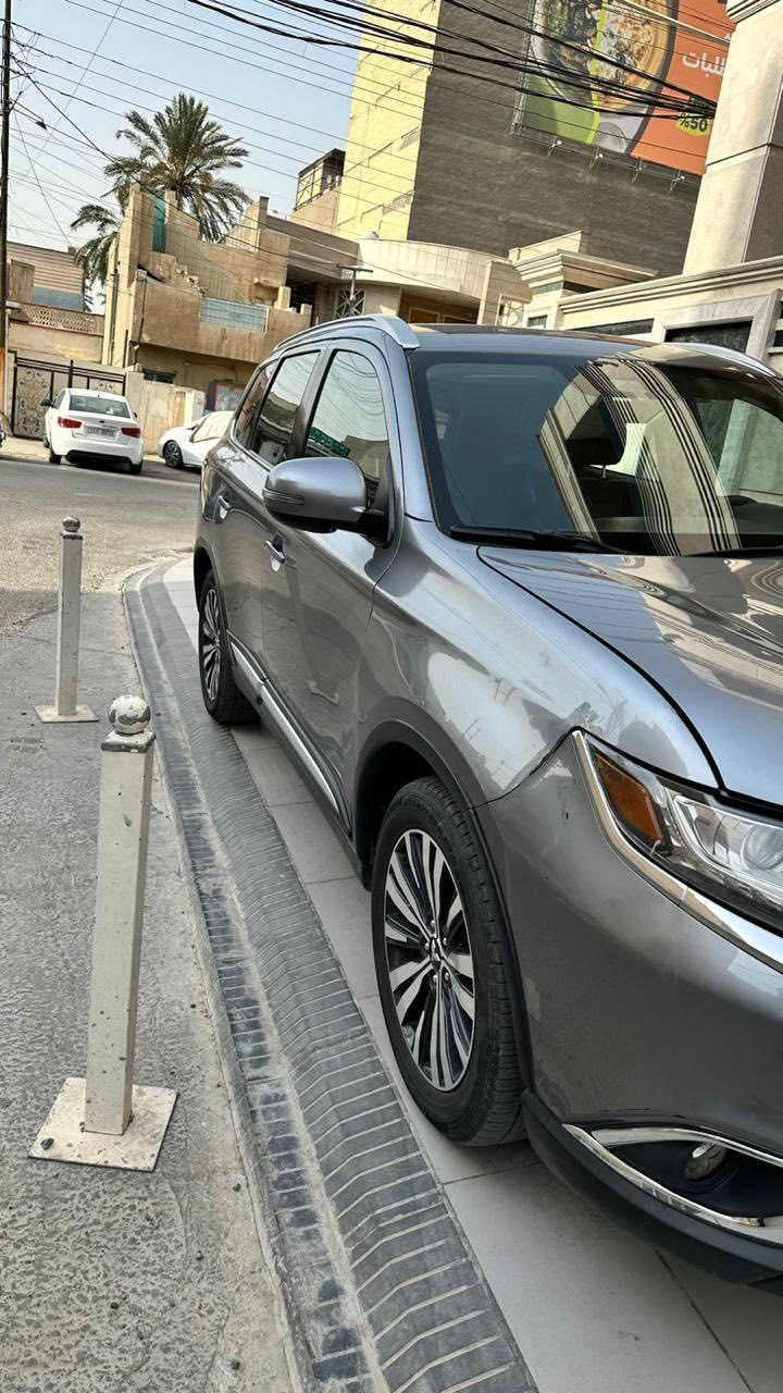 ميتسبوشي اوتلاندر 2020
2.4 تنفس طبيعي
سحب امامي
كلين تايتل بدون صبغ بدون تبديل بدون بارد 
مرايات كهربائيه 
تدفئه كشنات 
كار بلي 
مثبت سرعه
رادار امامي
كامرا خليفه 
داخل كاربون
اوتو هولد
***********
