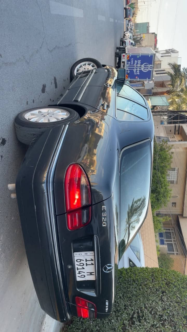 مارسدس ام عيون E320 
فئة افنكارد اعلى المواصفات 
مديل 1995 محرك V المرغوب صبغ عام جمالية بدون ضربة وبدون كص نهائيا ،، السيارة ماشية 178 الف حقيقي كير مكينة بل جيس تبريد ثلج خير من الله  صدر امامي كلة جديد والعربانة الخلفية شديتهة كاملة جديدة قبل شهرين وارد يابان اصل وفصل ترايك للبصرة السيارة مناقصها اي شي رقم بغداد الدولي وبأسمي سنوية وهزة جديدة 
مكان السيارة. 
حي تونس آفاق عربية. 
السعر ١٠٥ وبيهة مجال للطيبين 
***********
