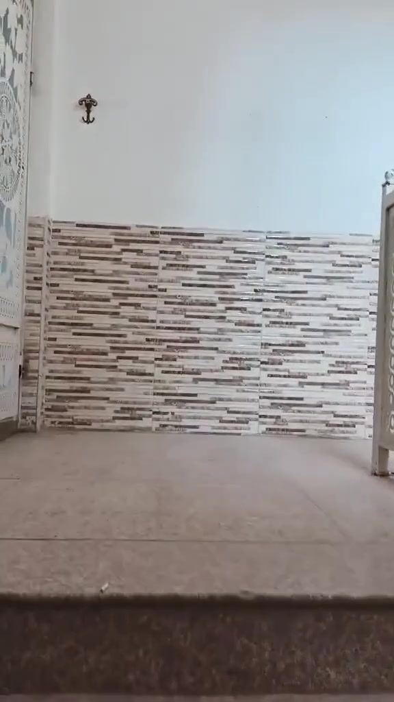 🏡 شقة للإيجار – الحلة
🔹 تتكون من: • غرفتين نوم
• هول
• مطبخ
• مجمع صحي
• سطح
• تانكي ماء
• ماطور
• مراوح
📍 الموقع: الحلة – نزلة العيد، قرب غرفة التجارة
📞 للاستفسار: 

***********
