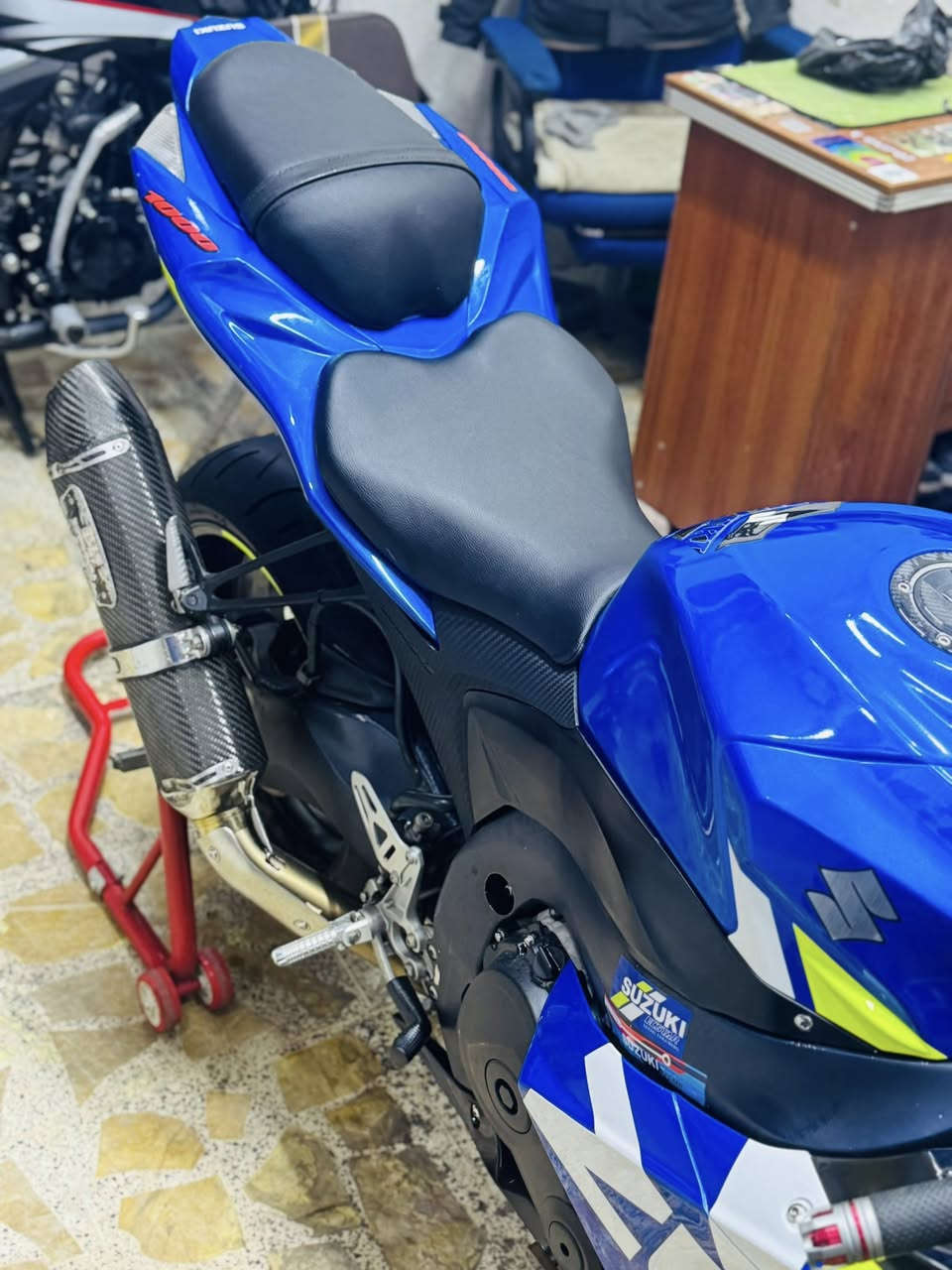 سلام عليكم 🪬

جكسر 2014  محرك 1000 🇯🇵 
دراجه دخول جديد وارد يابان صور موجوده
دراجة ع مشي اليابان ماشية فقط 15 حقيقي
مكفوله من كلشي  كفاله عامه 💯
مكاني كوت  📦 *********** 📦
